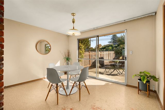7039 S Lakeridge Drive, Seattle, WA 98178