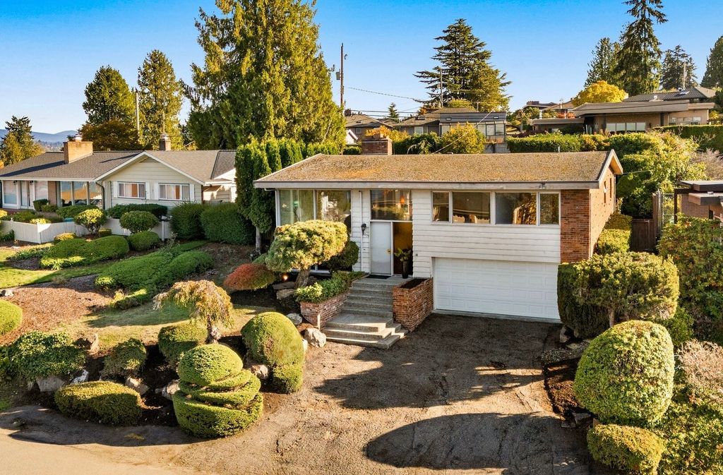 7039 S Lakeridge Drive, Seattle, WA 98178