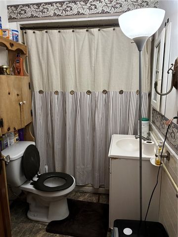 115 Woodrow Ct., Sharon, PA 16146