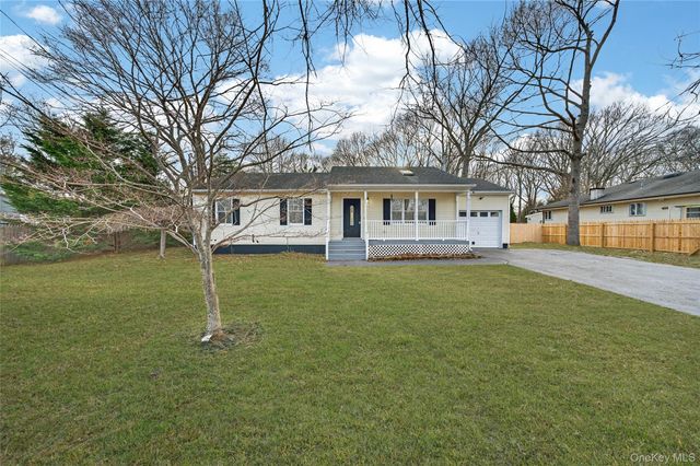 45 Oak Avenue, Shirley, NY 11967