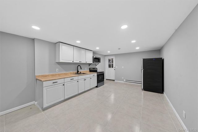 45 Oak Avenue, Shirley, NY 11967