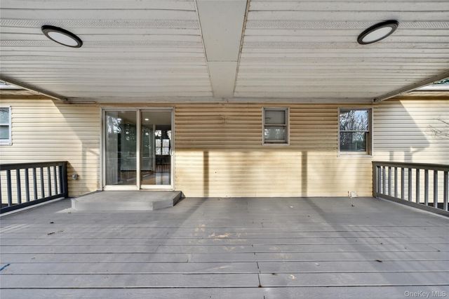 45 Oak Avenue, Shirley, NY 11967