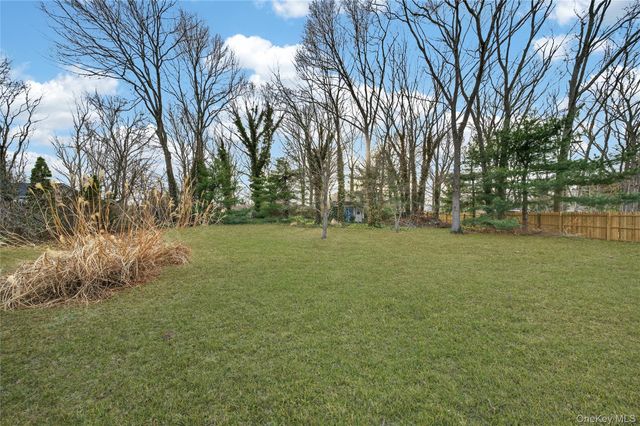45 Oak Avenue, Shirley, NY 11967