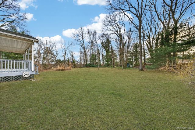 45 Oak Avenue, Shirley, NY 11967