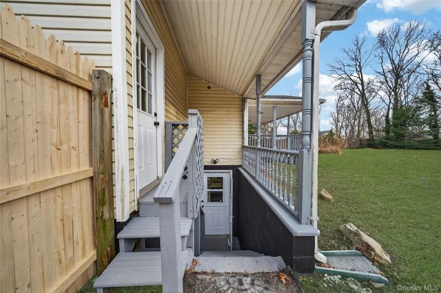 45 Oak Avenue, Shirley, NY 11967