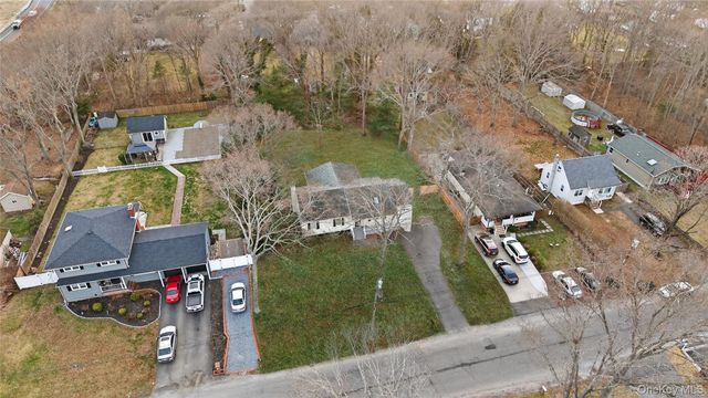 45 Oak Avenue, Shirley, NY 11967