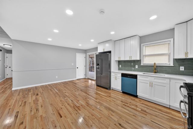 45 Oak Avenue, Shirley, NY 11967