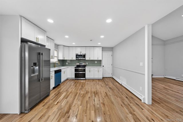 45 Oak Avenue, Shirley, NY 11967