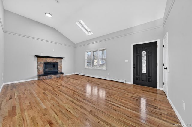 45 Oak Avenue, Shirley, NY 11967