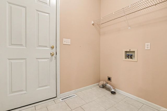 53420 Old Farm Road, Elkhart, IN 46514