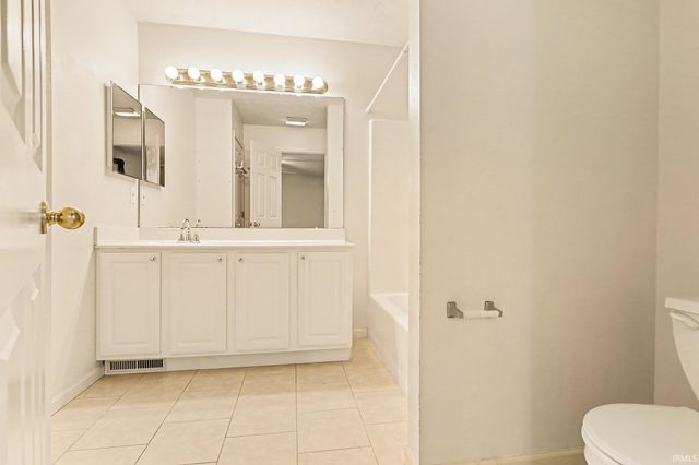 53420 Old Farm Road, Elkhart, IN 46514