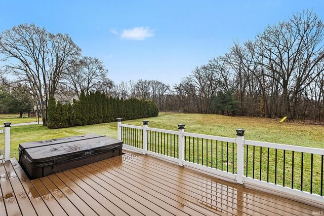 53420 Old Farm Road, Elkhart, IN 46514