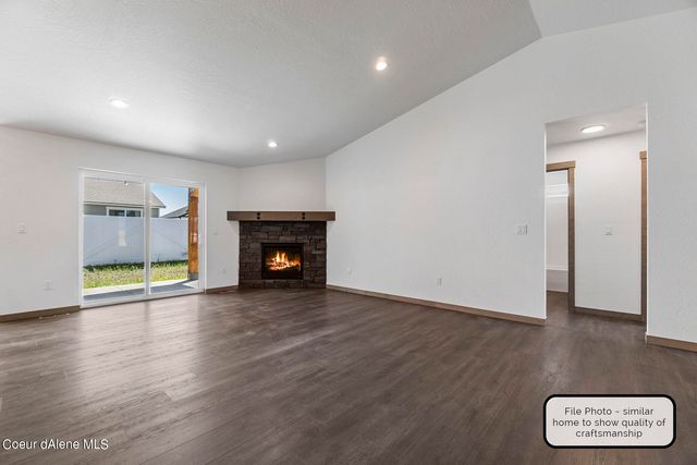 9006 W CULTIVATOR AVE, Rathdrum, ID 83858