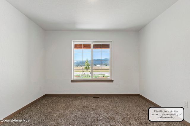 9006 W CULTIVATOR AVE, Rathdrum, ID 83858