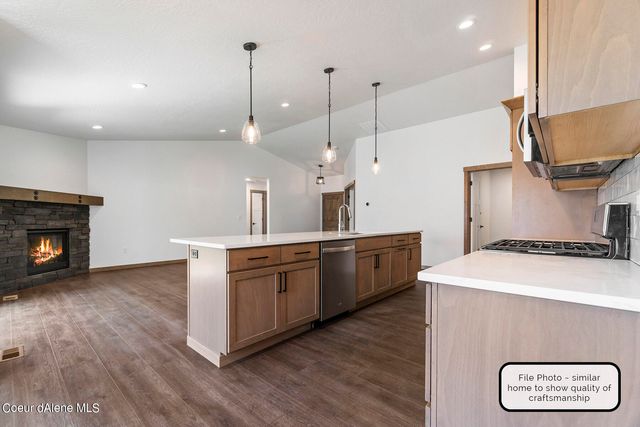 9006 W CULTIVATOR AVE, Rathdrum, ID 83858