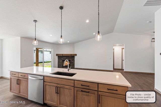 9006 W CULTIVATOR AVE, Rathdrum, ID 83858