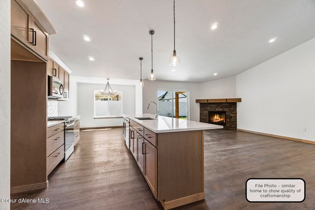 9006 W CULTIVATOR AVE, Rathdrum, ID 83858