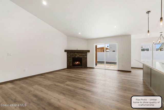 9006 W CULTIVATOR AVE, Rathdrum, ID 83858