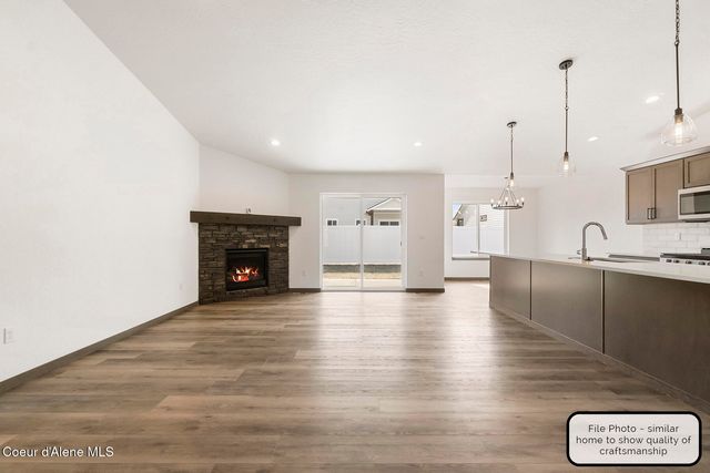 9006 W CULTIVATOR AVE, Rathdrum, ID 83858
