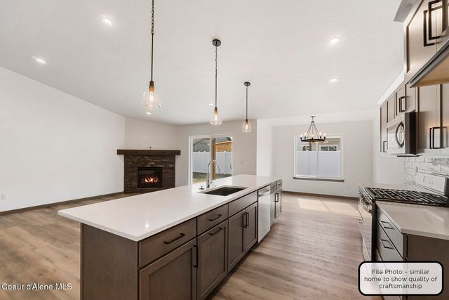 9006 W CULTIVATOR AVE, Rathdrum, ID 83858