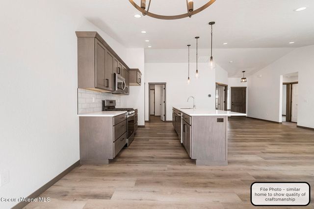 9006 W CULTIVATOR AVE, Rathdrum, ID 83858