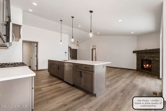 9006 W CULTIVATOR AVE, Rathdrum, ID 83858