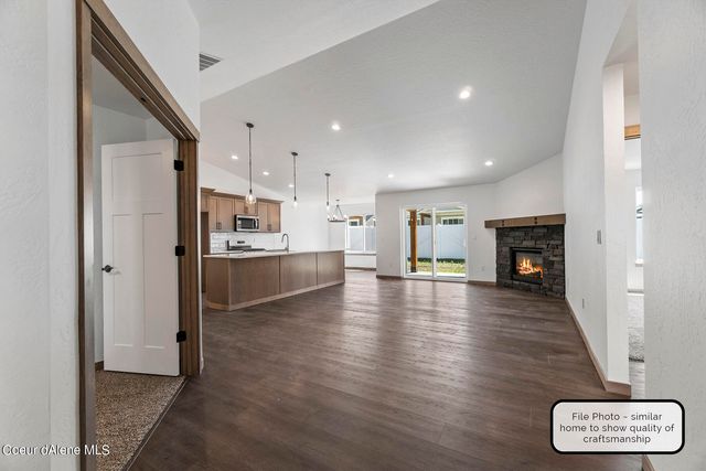 9006 W CULTIVATOR AVE, Rathdrum, ID 83858