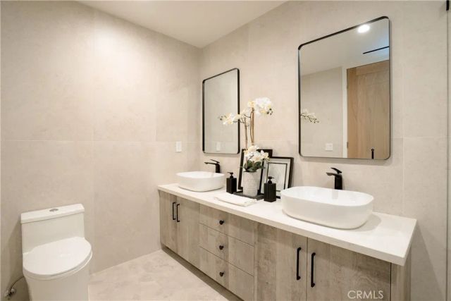 100 S Doheny Drive 1105, Los Angeles, CA 90048