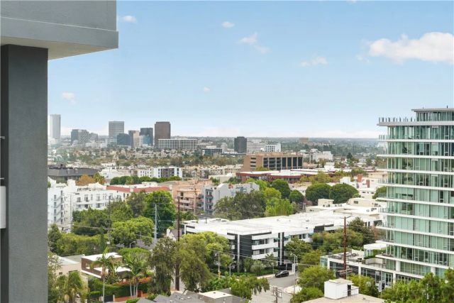100 S Doheny Drive 1105, Los Angeles, CA 90048
