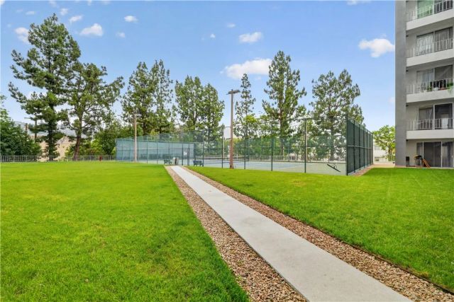100 S Doheny Drive 1105, Los Angeles, CA 90048