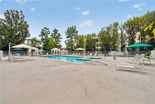100 S Doheny Drive 1105, Los Angeles, CA 90048