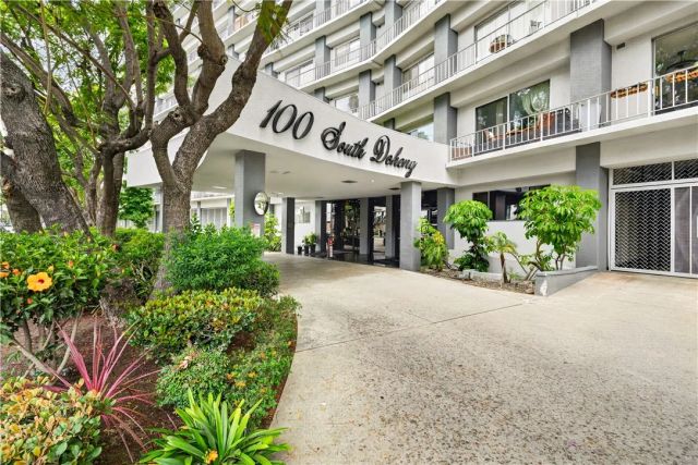 100 S Doheny Drive 1105, Los Angeles, CA 90048