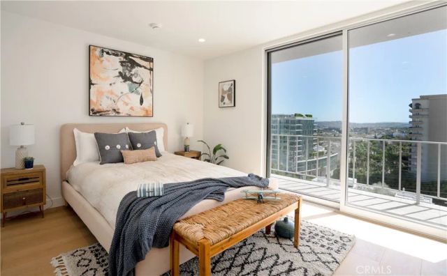 100 S Doheny Drive 1105, Los Angeles, CA 90048