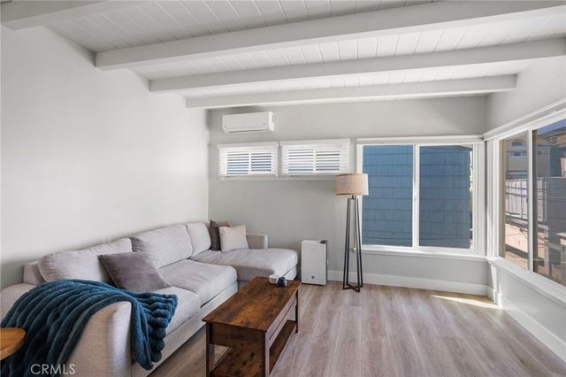 27 66th Place, Long Beach, CA 90803