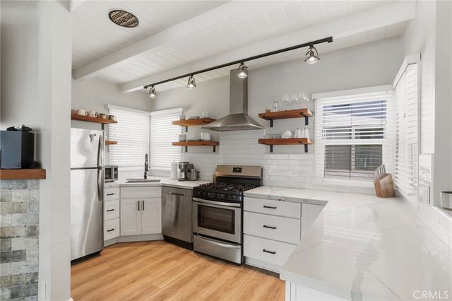 27 66th Place, Long Beach, CA 90803