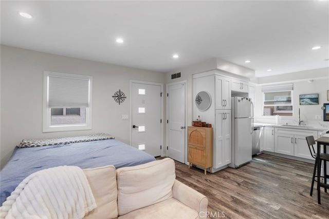 27 66th Place, Long Beach, CA 90803