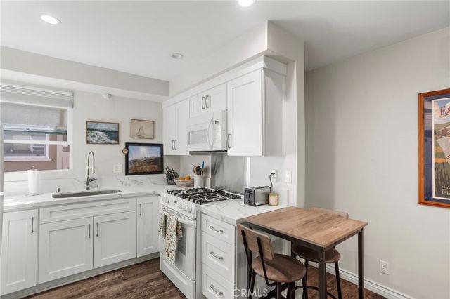 27 66th Place, Long Beach, CA 90803