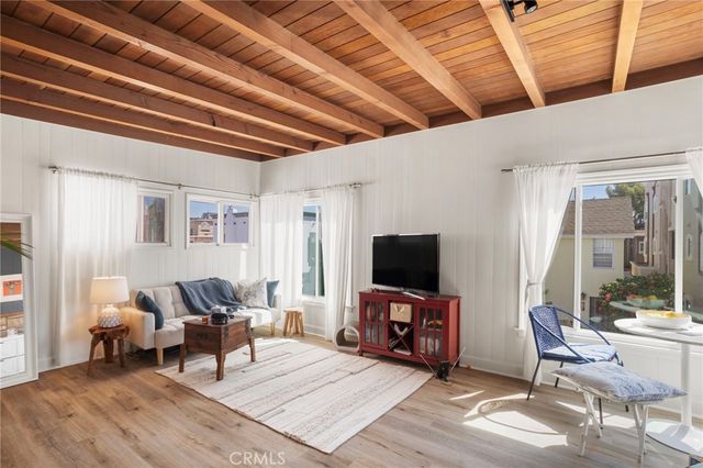 27 66th Place, Long Beach, CA 90803