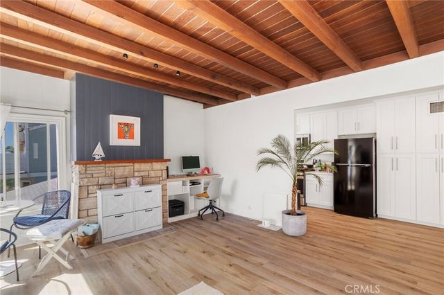 27 66th Place, Long Beach, CA 90803