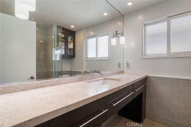 27 66th Place, Long Beach, CA 90803