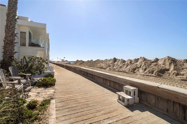 27 66th Place, Long Beach, CA 90803