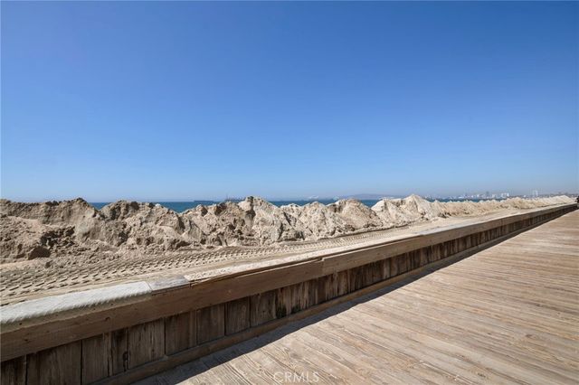 27 66th Place, Long Beach, CA 90803