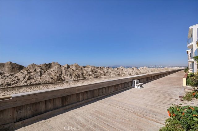 27 66th Place, Long Beach, CA 90803