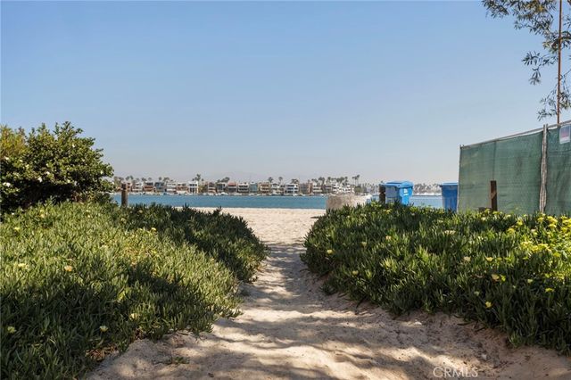 27 66th Place, Long Beach, CA 90803