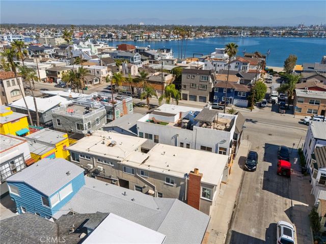 27 66th Place, Long Beach, CA 90803