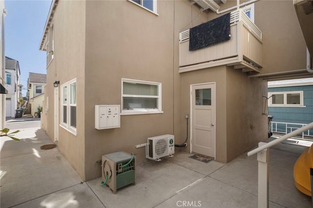 27 66th Place, Long Beach, CA 90803