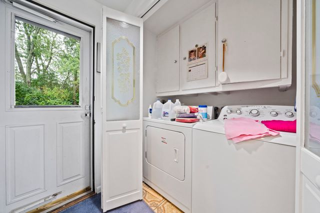 19 William Road, Holbrook, MA 02343