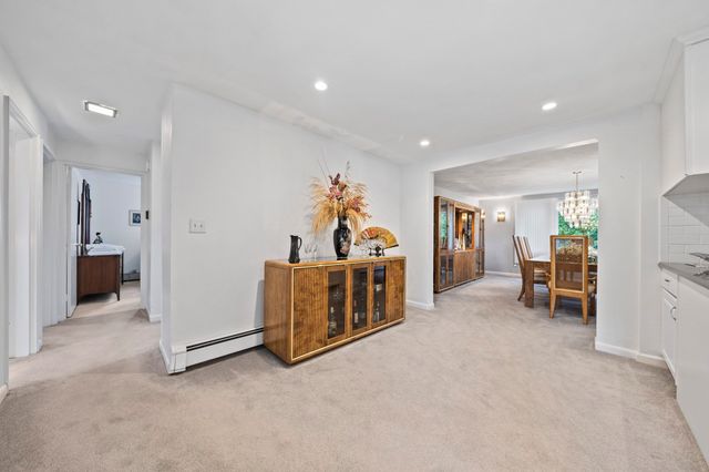19 William Road, Holbrook, MA 02343