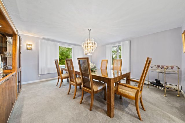 19 William Road, Holbrook, MA 02343