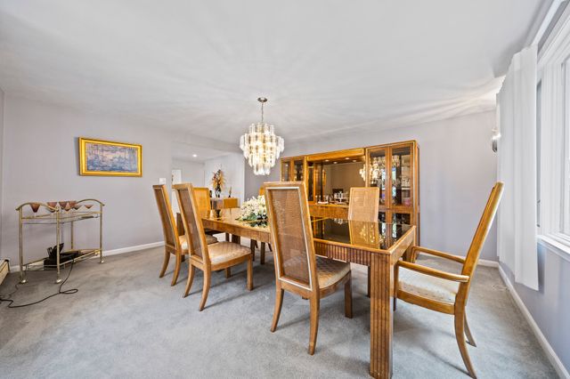 19 William Road, Holbrook, MA 02343